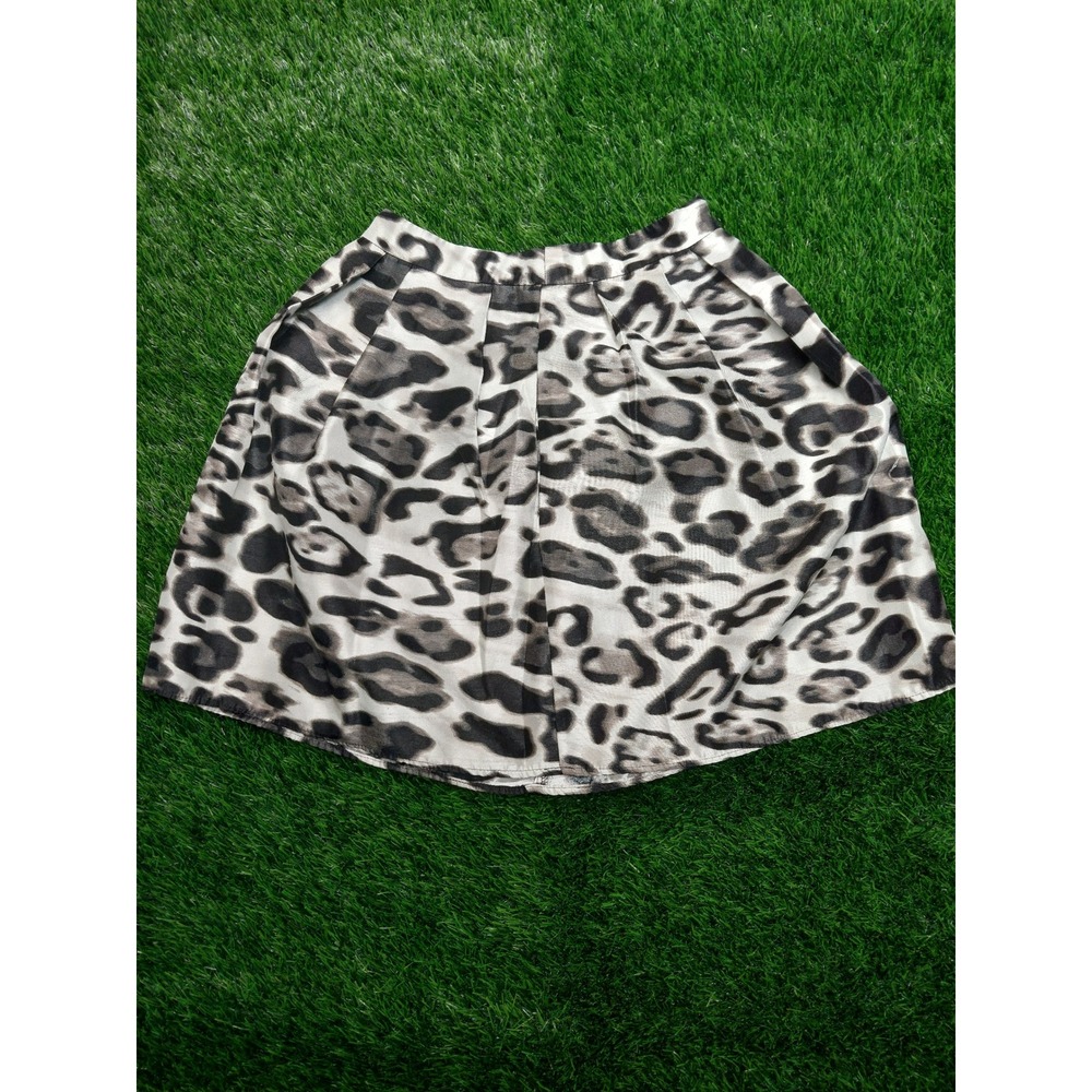 Leopard Print Mini Skirt Womens Small Gray Black Pleated Satin Animal Print